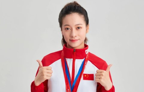 吴柳芳被禁止关注！运动员退役后，如何开启人生下半场？