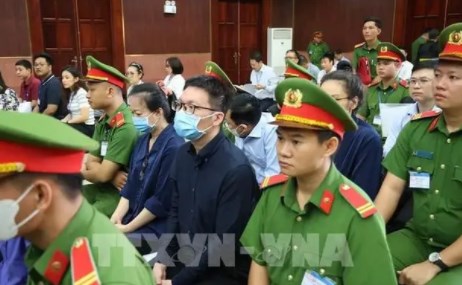 越南检察官告知女首富：交110亿美元，免死